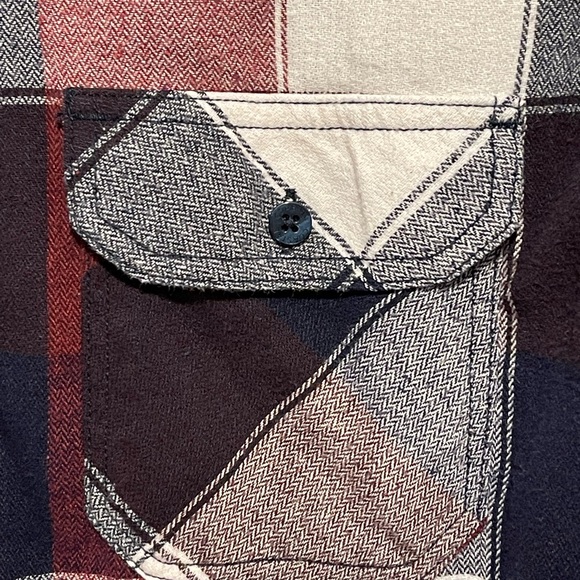 Coastal Button Down Plaid Flannel Shirt Men’s size L, Long sleeve, Red/Blue - Picture 2 of 8
